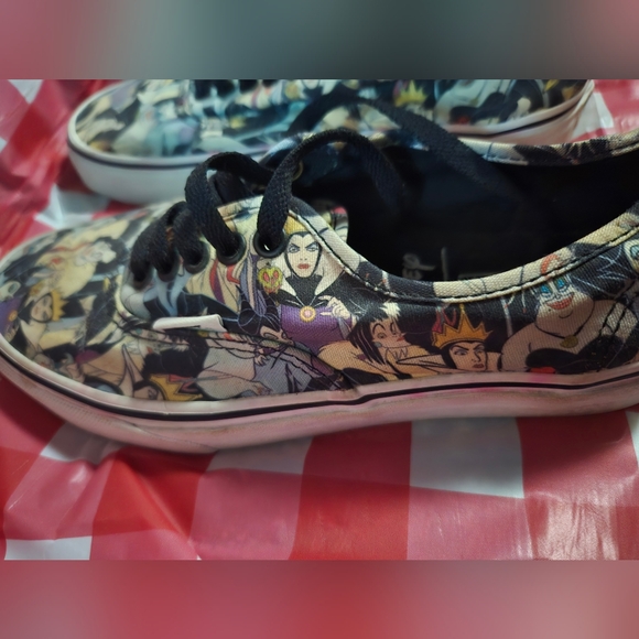 Womens Disney shoes - Picture 5 of 5